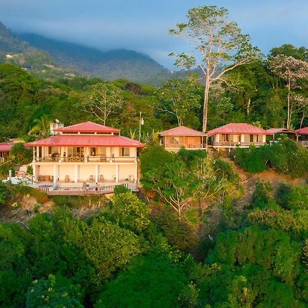Many'S House Hotel Ballena Bagian luar foto