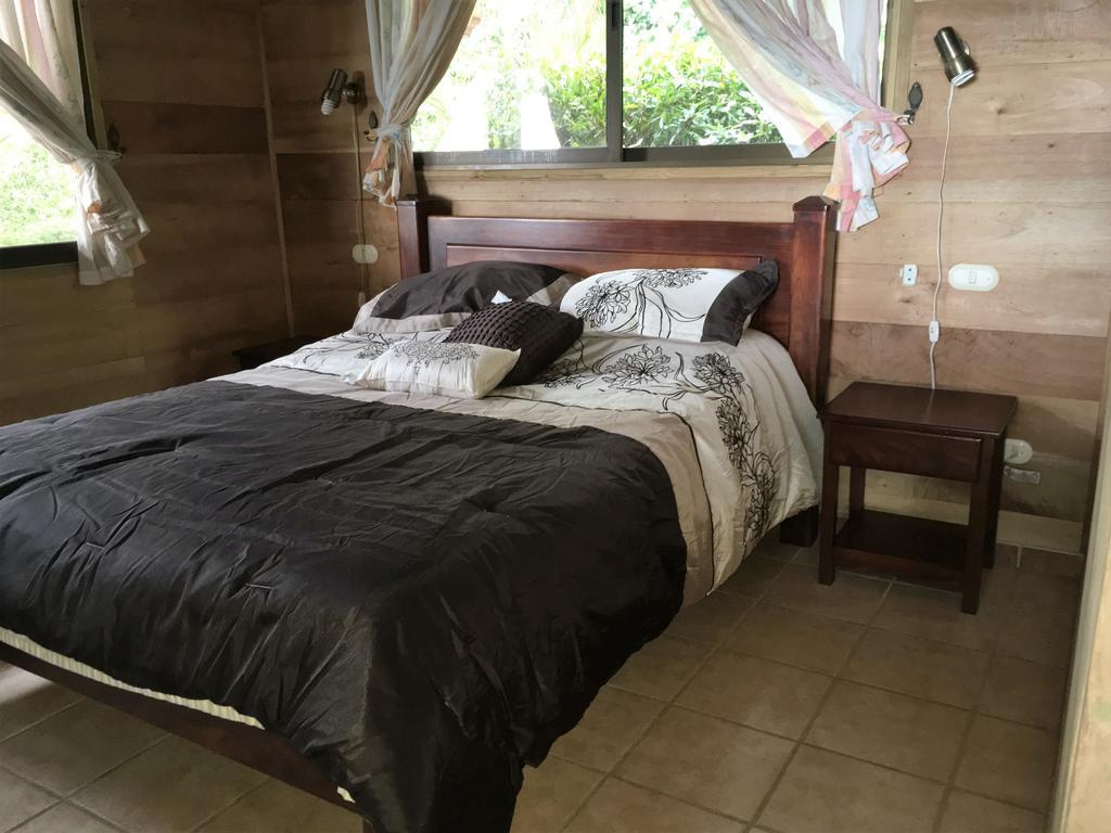 Many'S House Hotel Ballena Bagian luar foto