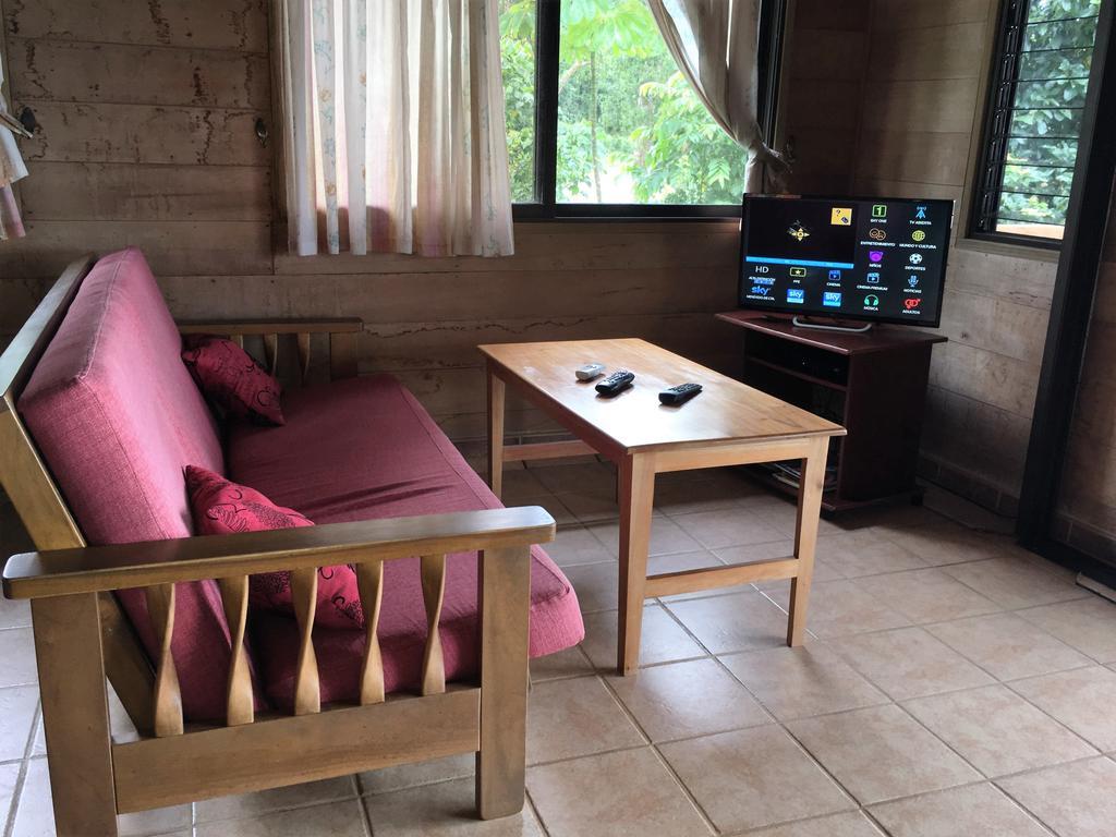 Many'S House Hotel Ballena Bagian luar foto
