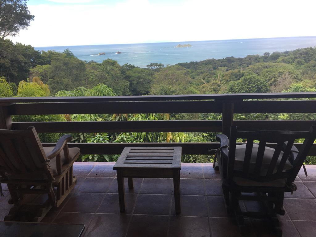 Many'S House Hotel Ballena Bagian luar foto