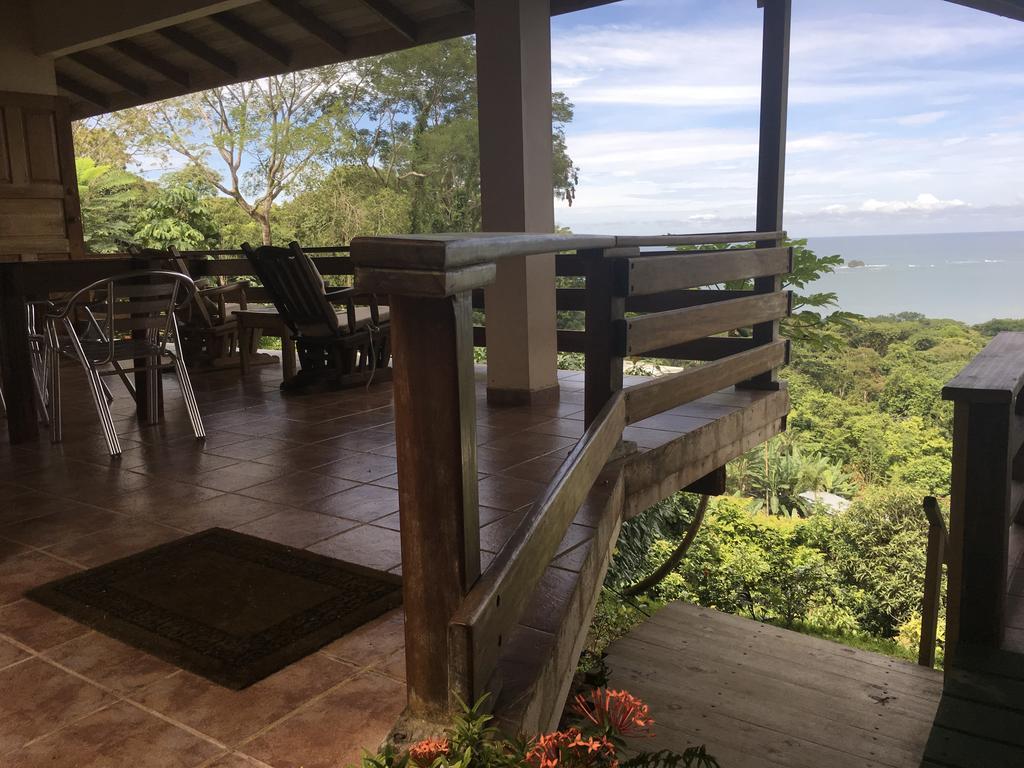 Many'S House Hotel Ballena Bagian luar foto