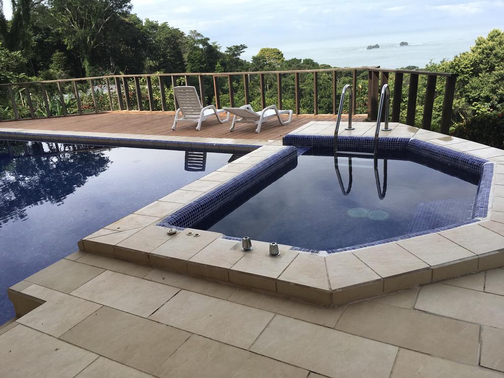 Many'S House Hotel Ballena Bagian luar foto