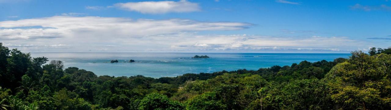 Many'S House Hotel Ballena Bagian luar foto