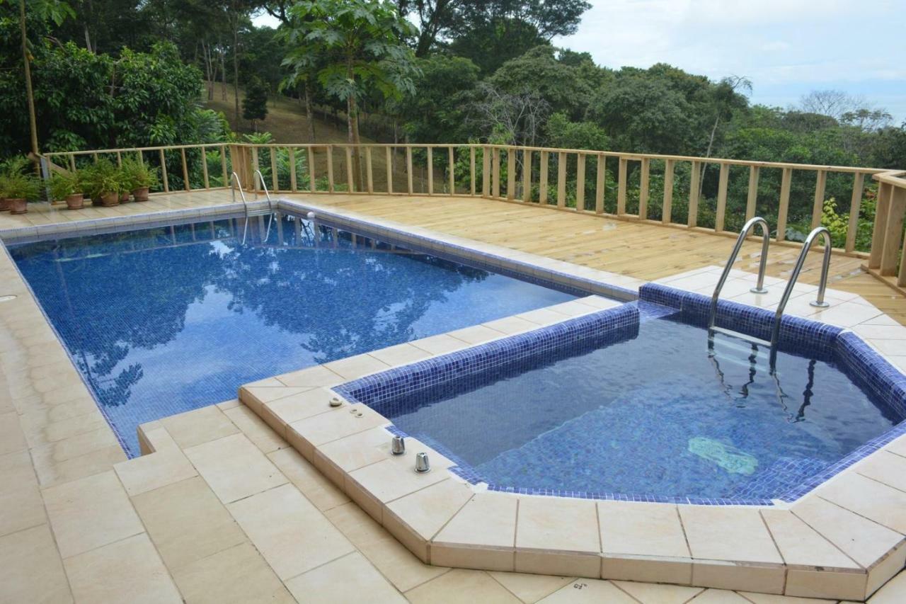 Many'S House Hotel Ballena Bagian luar foto