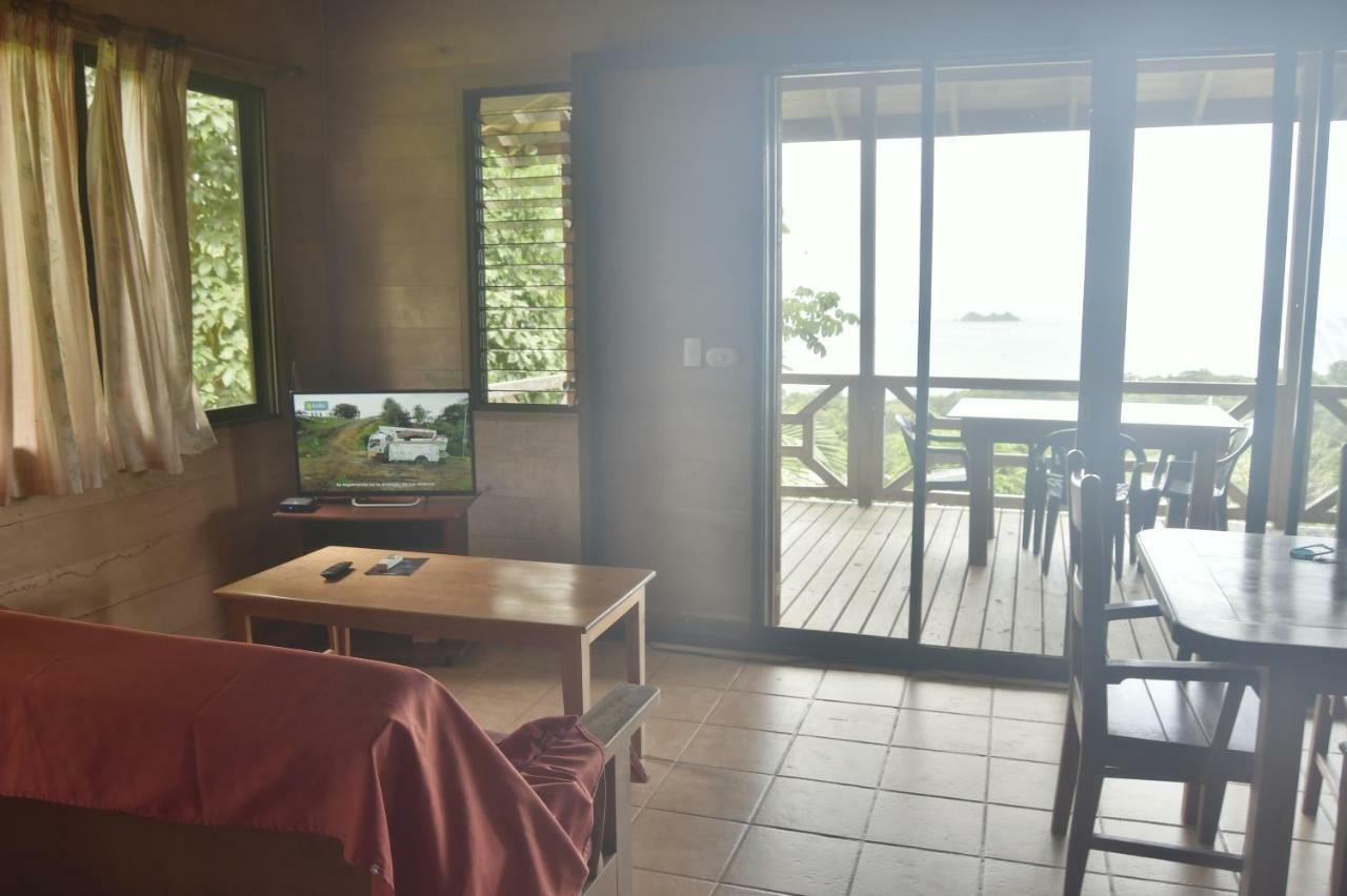 Many'S House Hotel Ballena Bagian luar foto