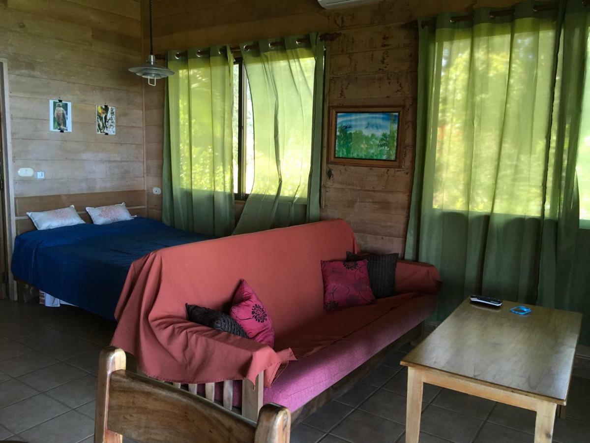 Many'S House Hotel Ballena Bagian luar foto